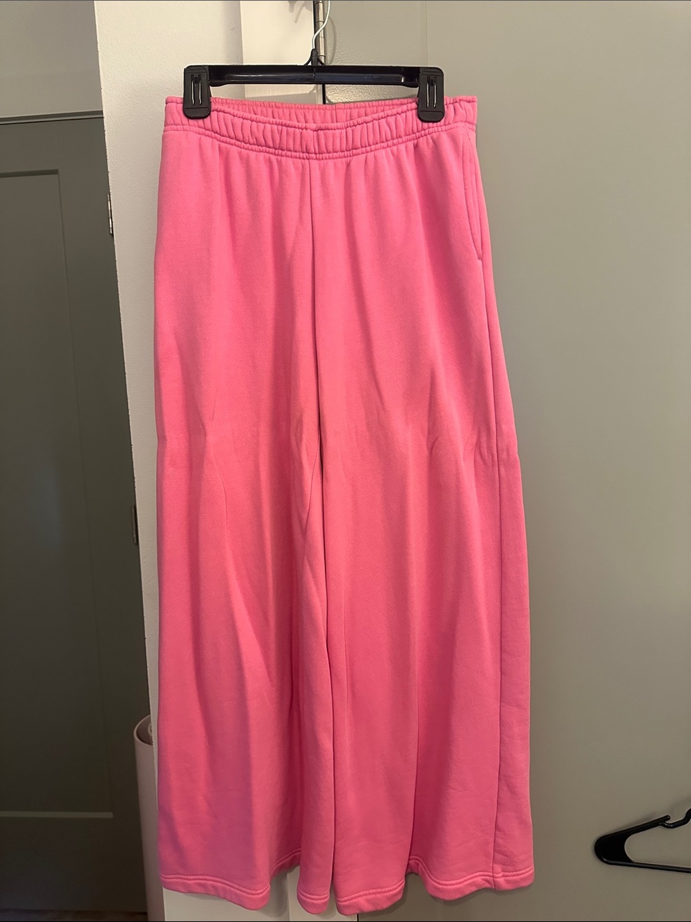 Universal Thread Bright Pink Wide-Leg Lounge Pants